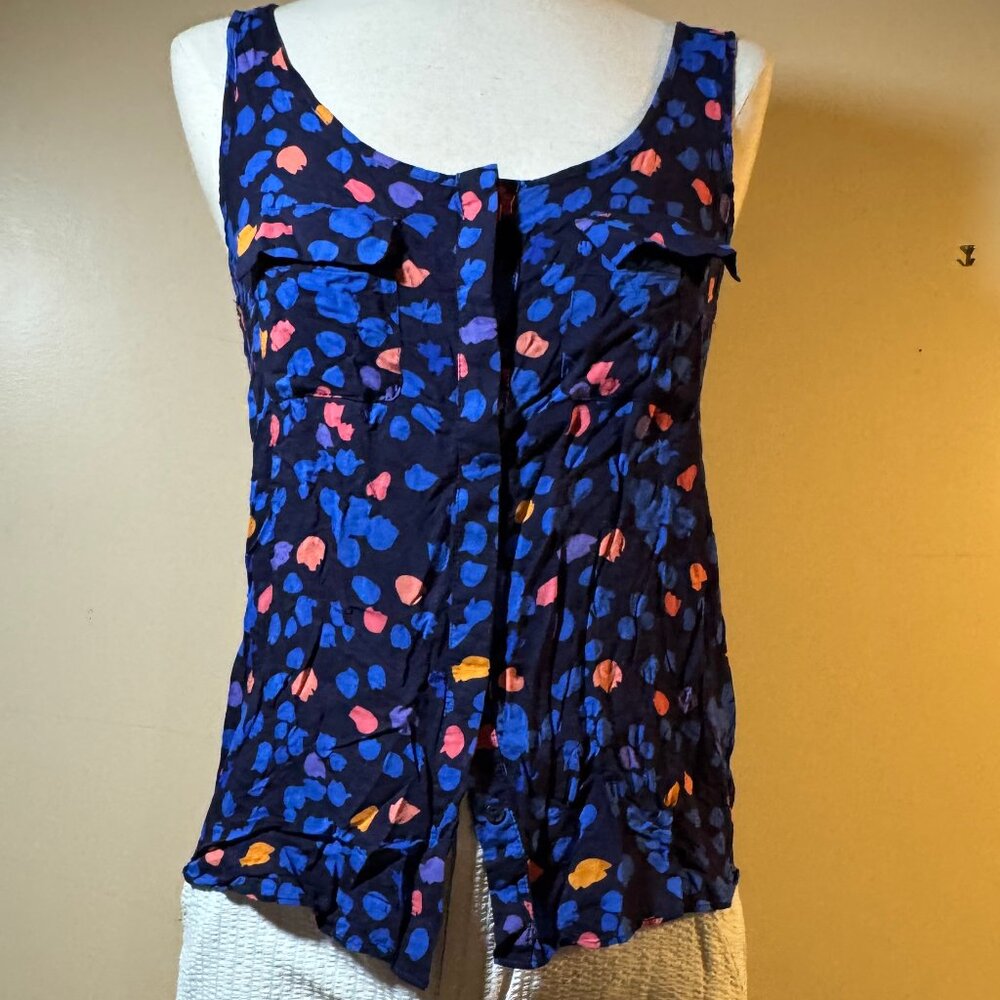 GAP | Sleeveless button up top